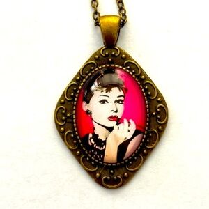 Audrey Hepburn Victorian Style Necklace, NWT